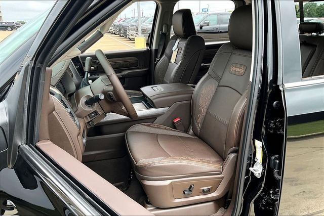 2026 RAM Ram 3500 RAM 3500 LIMITED LONGHORN CREW CAB 4X4 8' BOX