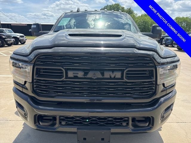 2023 RAM 3500 Limited Crew Cab 4x4 8' Box