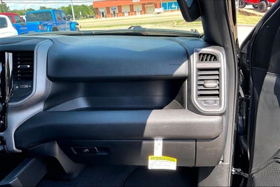 2026 RAM Ram 1500 RAM 1500 EXPRESS CREW CAB 4X2 5'7' BOX