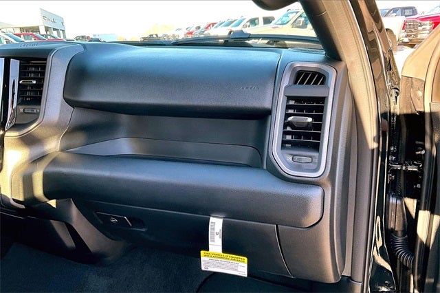 2026 RAM Ram 1500 RAM 1500 EXPRESS CREW CAB 4X2 5'7' BOX