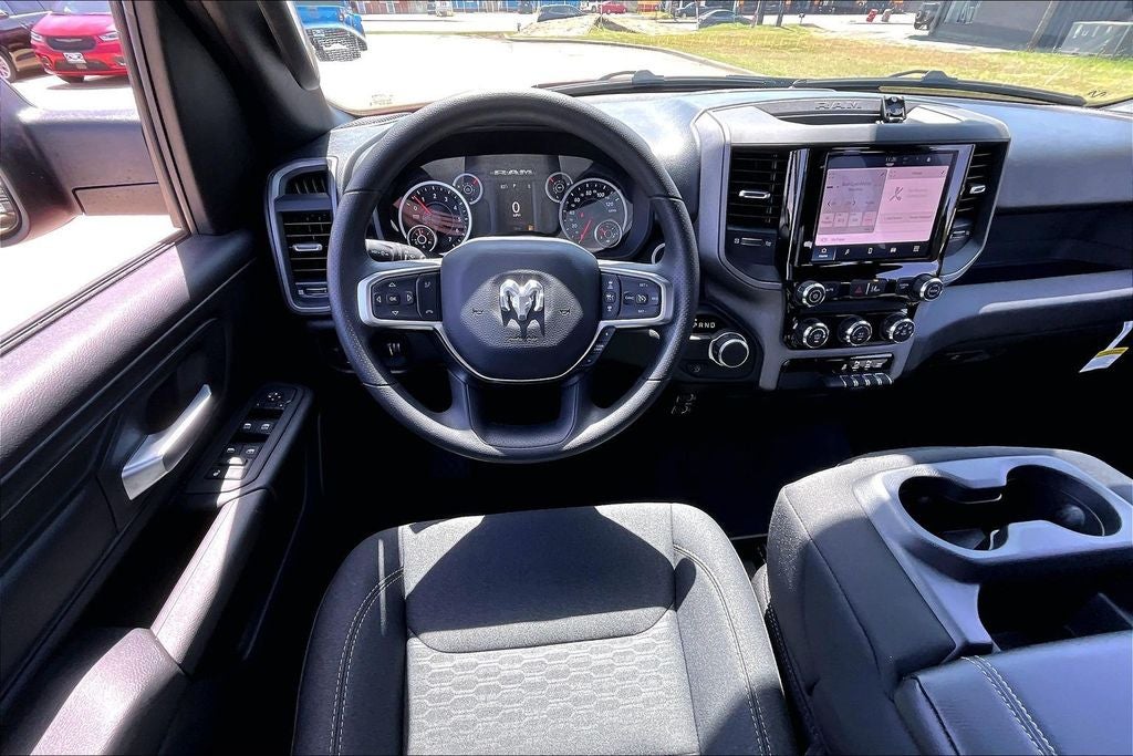 2026 RAM Ram 1500 RAM 1500 EXPRESS CREW CAB 4X2 5'7' BOX
