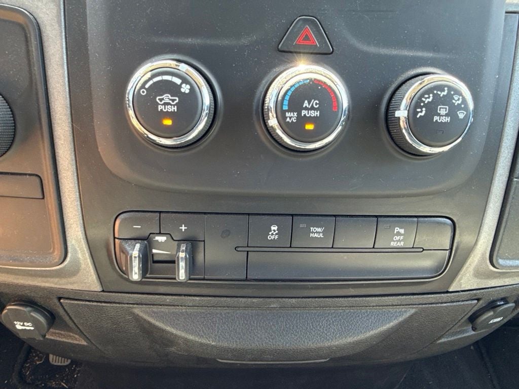 2018 RAM 2500 Tradesman Crew Cab 4x4 6'4' Box