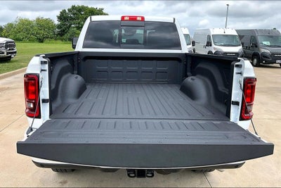 2026 RAM Ram 2500 RAM 2500 BLACK EXPRESS CREW CAB 4X4 6'4' BOX