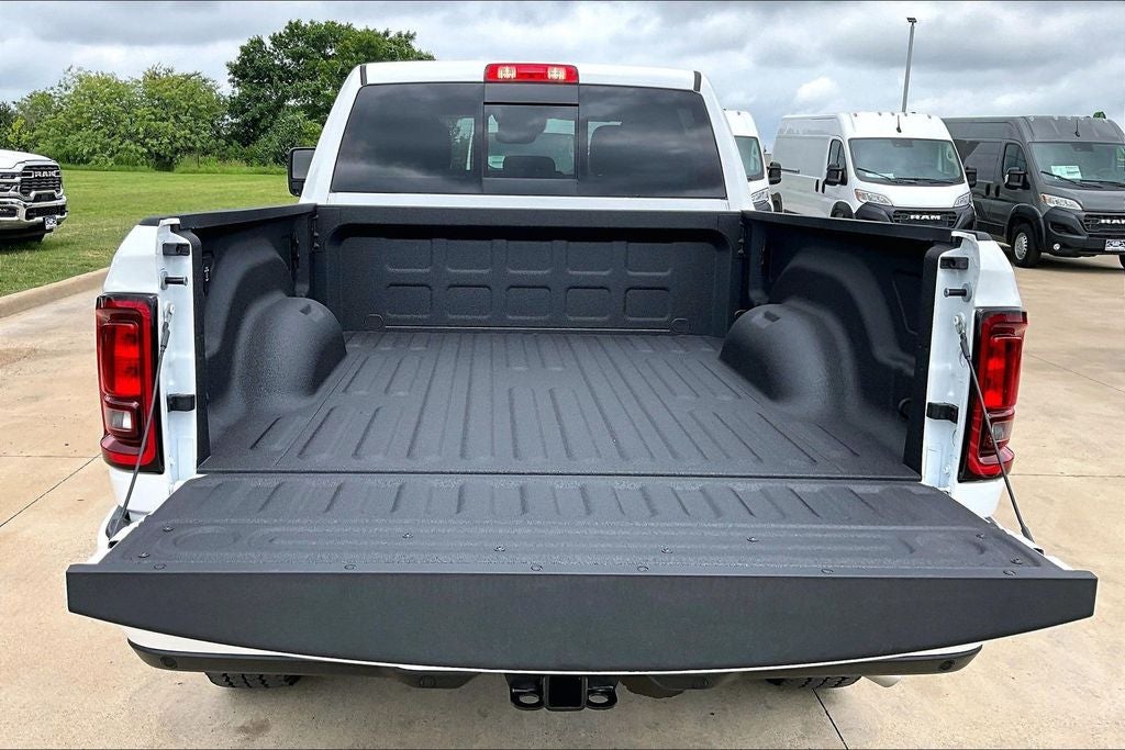 2026 RAM Ram 2500 RAM 2500 BLACK EXPRESS CREW CAB 4X4 6'4' BOX
