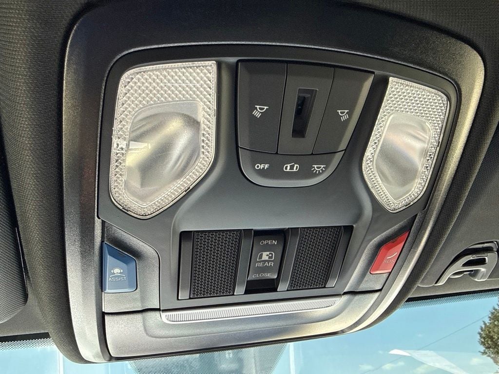 2024 RAM 2500 Tradesman Crew Cab 4x4 6'4' Box