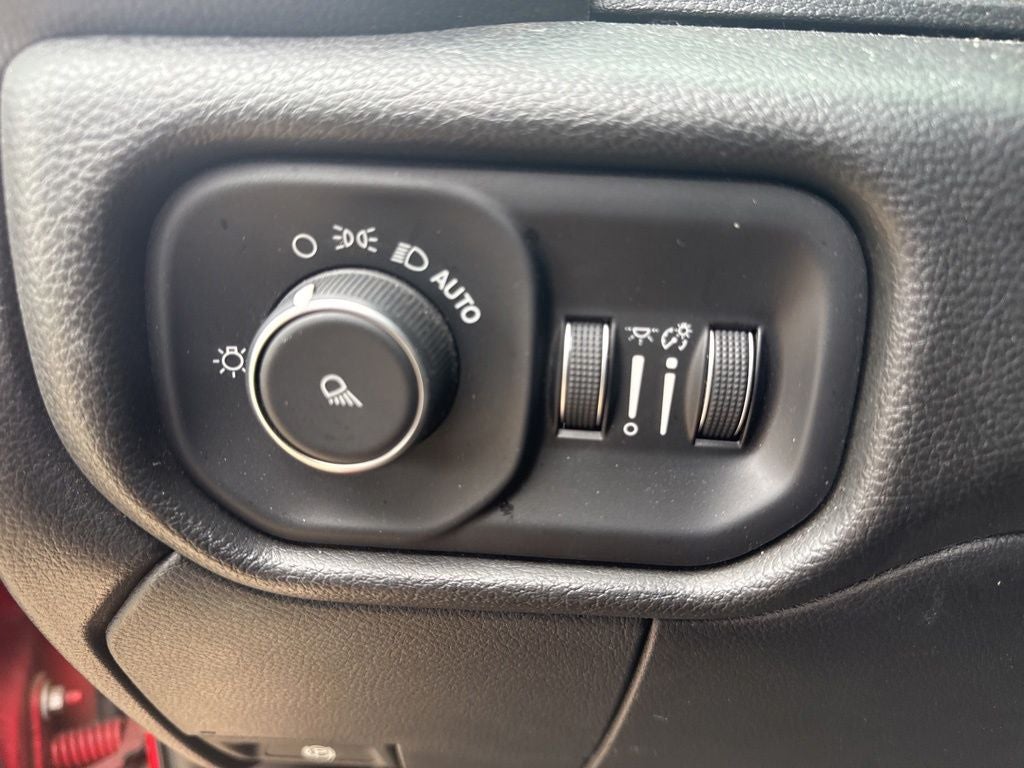 2019 RAM 2500 Tradesman Crew Cab 4x4 8' Box