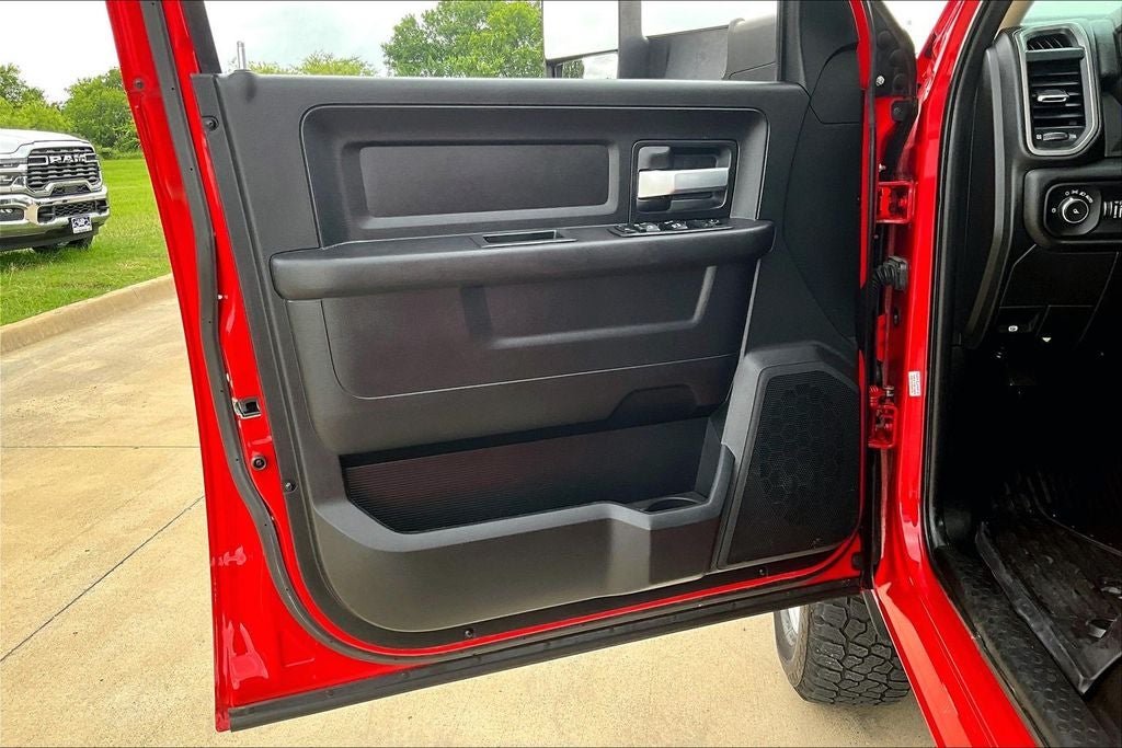 2019 RAM 2500 Tradesman Crew Cab 4x4 8' Box