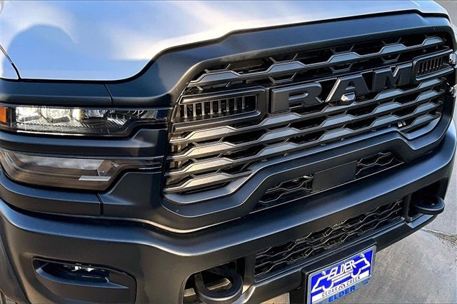 2026 RAM Ram 5500 Chassis Cab RAM 5500 TRADESMAN CHASSIS CREW CAB 4X4 84' CA