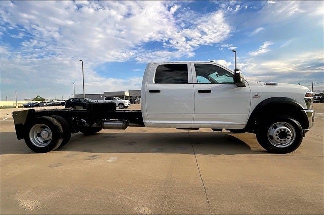 2026 RAM Ram 5500 Chassis Cab RAM 5500 TRADESMAN CHASSIS CREW CAB 4X4 84' CA