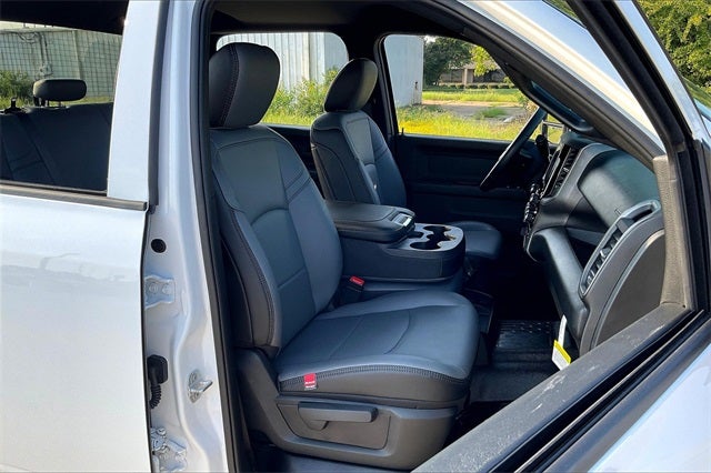 2026 RAM Ram 5500 Chassis Cab RAM 5500 TRADESMAN CHASSIS CREW CAB 4X4 84' CA