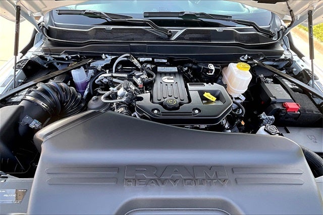2026 RAM Ram 5500 Chassis Cab RAM 5500 TRADESMAN CHASSIS CREW CAB 4X4 84' CA