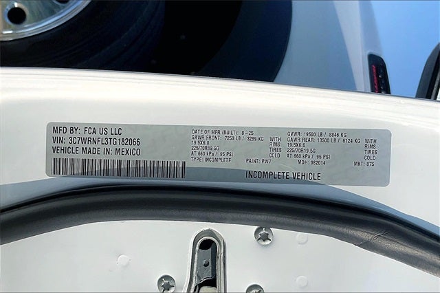 2026 RAM Ram 5500 Chassis Cab RAM 5500 TRADESMAN CHASSIS CREW CAB 4X4 84' CA