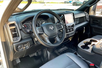 2026 RAM Ram 5500 Chassis Cab RAM 5500 TRADESMAN CHASSIS CREW CAB 4X4 84' CA