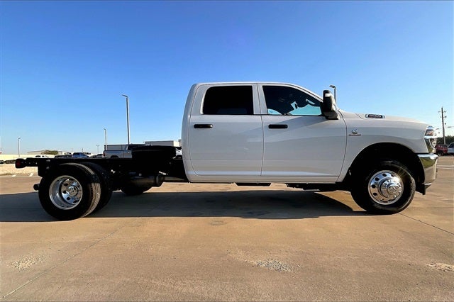 2026 RAM Ram 3500 Chassis Cab RAM 3500 TRADESMAN CREW CAB CHASSIS 4X4 60' CA