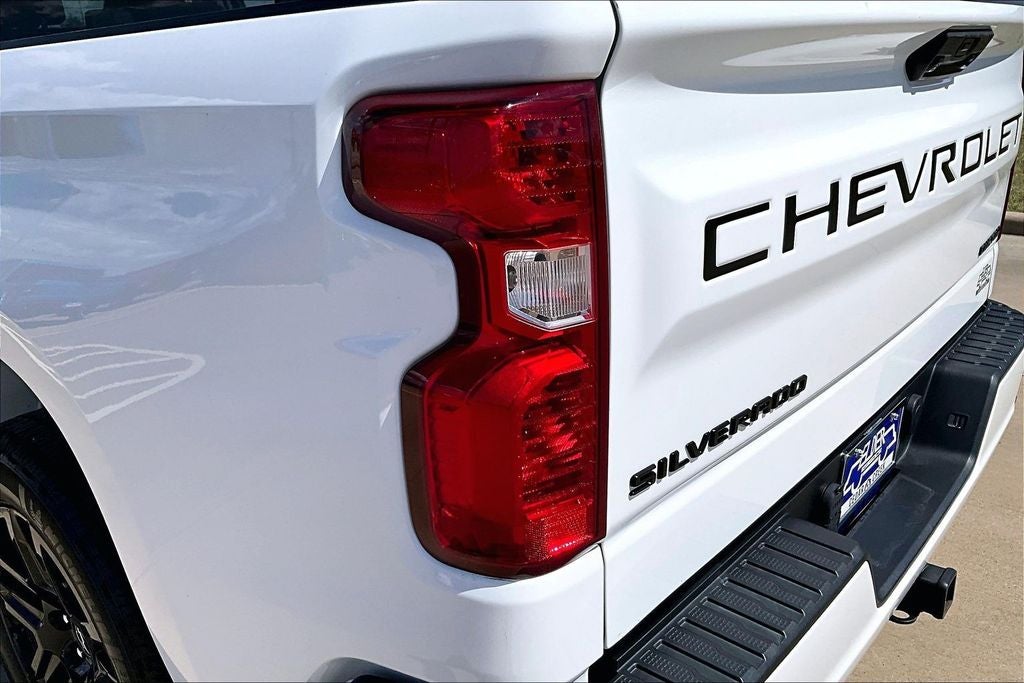 2022 Chevrolet Silverado 1500 2WD Crew Cab Short Bed Custom