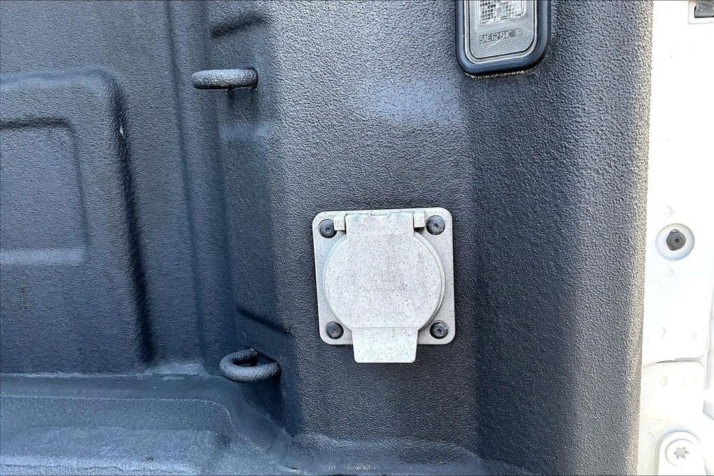 2022 Chevrolet Silverado 1500 2WD Crew Cab Short Bed Custom