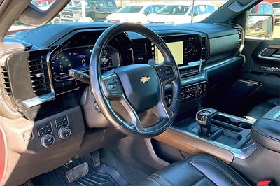 2022 Chevrolet Silverado 1500 4WD Crew Cab Short Bed High Country