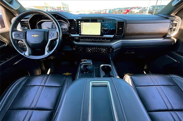 2022 Chevrolet Silverado 1500 4WD Crew Cab Short Bed High Country