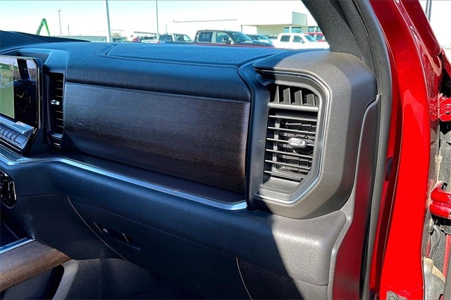 2022 Chevrolet Silverado 1500 4WD Crew Cab Short Bed High Country