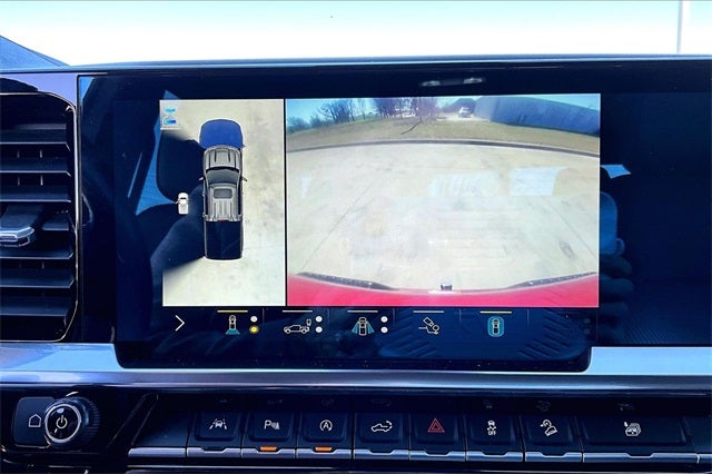 2022 Chevrolet Silverado 1500 4WD Crew Cab Short Bed High Country