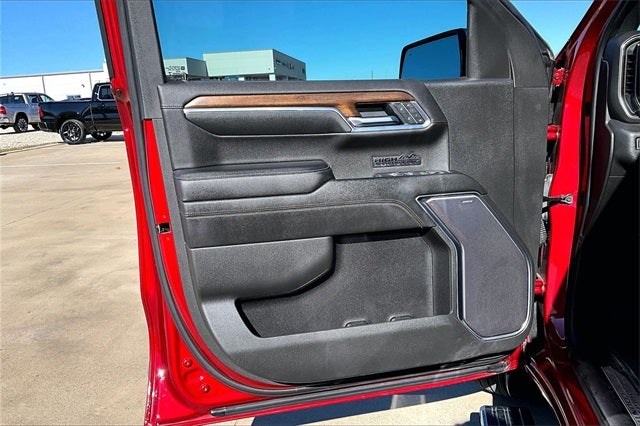 2022 Chevrolet Silverado 1500 4WD Crew Cab Short Bed High Country