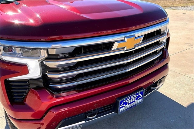 2022 Chevrolet Silverado 1500 4WD Crew Cab Short Bed High Country