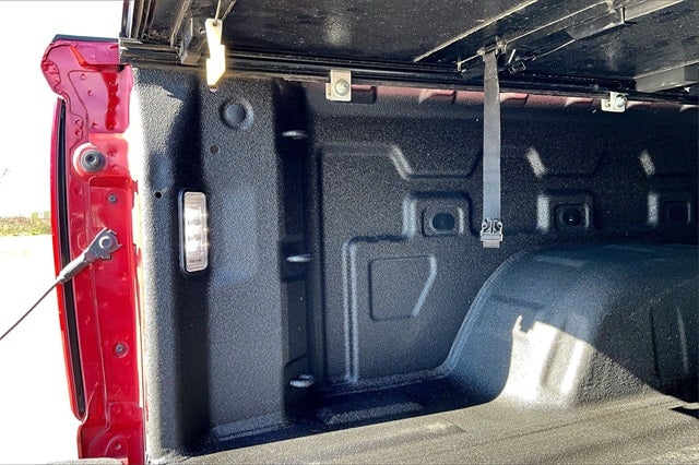 2022 Chevrolet Silverado 1500 4WD Crew Cab Short Bed High Country